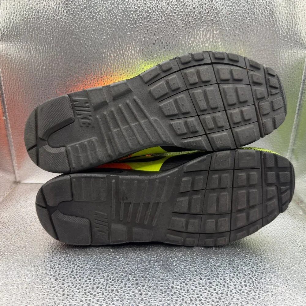 Size 5.5Y Nike Air Max Tavas GS Volt Total Orange Kids‎ Running Shoes 814443-700